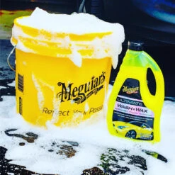 Meguiar's Ultimate Wash & Wax 1.42 Litre -Auto Parts Store SCA 221043 00 hi res