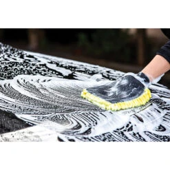 Armor All 2-in-1 Microfibre Wash Mitt -Auto Parts Store SCA 533267 01 hi res