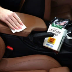 Oakwood Everyday Leather Wipes 25 Pack -Auto Parts Store SCA 553230 000 hi res