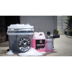 Chemical Guys Mr. Pink Super Suds Car Wash 1.9 Litre -Auto Parts Store SCA 623650 02 hi res