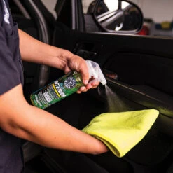 Chemical Guys HydroInterior Quick Detailer 473mL 8 Chemical Guys HydroInterior Quick Detailer 473mL -Auto Parts Store SCA 623673 01 hi res